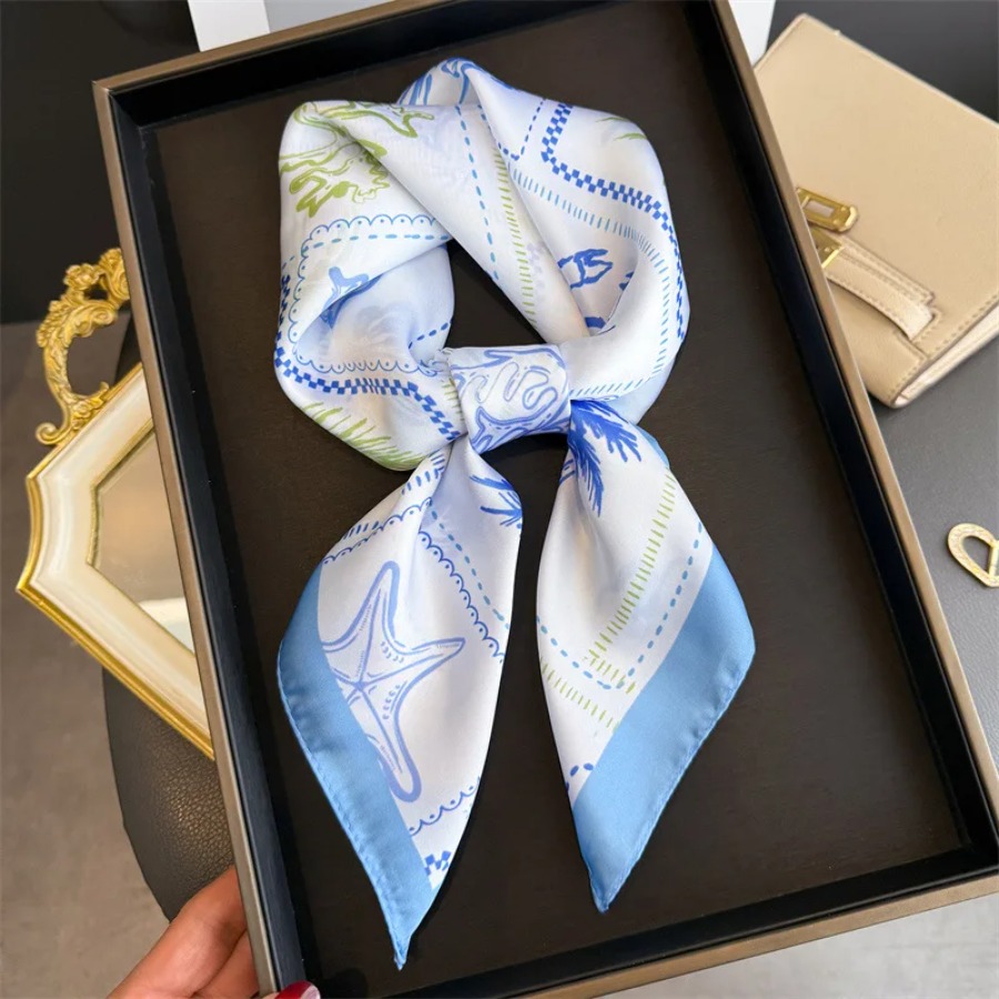 Foulard Quadrato in Seta Blu S - Shawl Wrap Winter recensione e prezzo